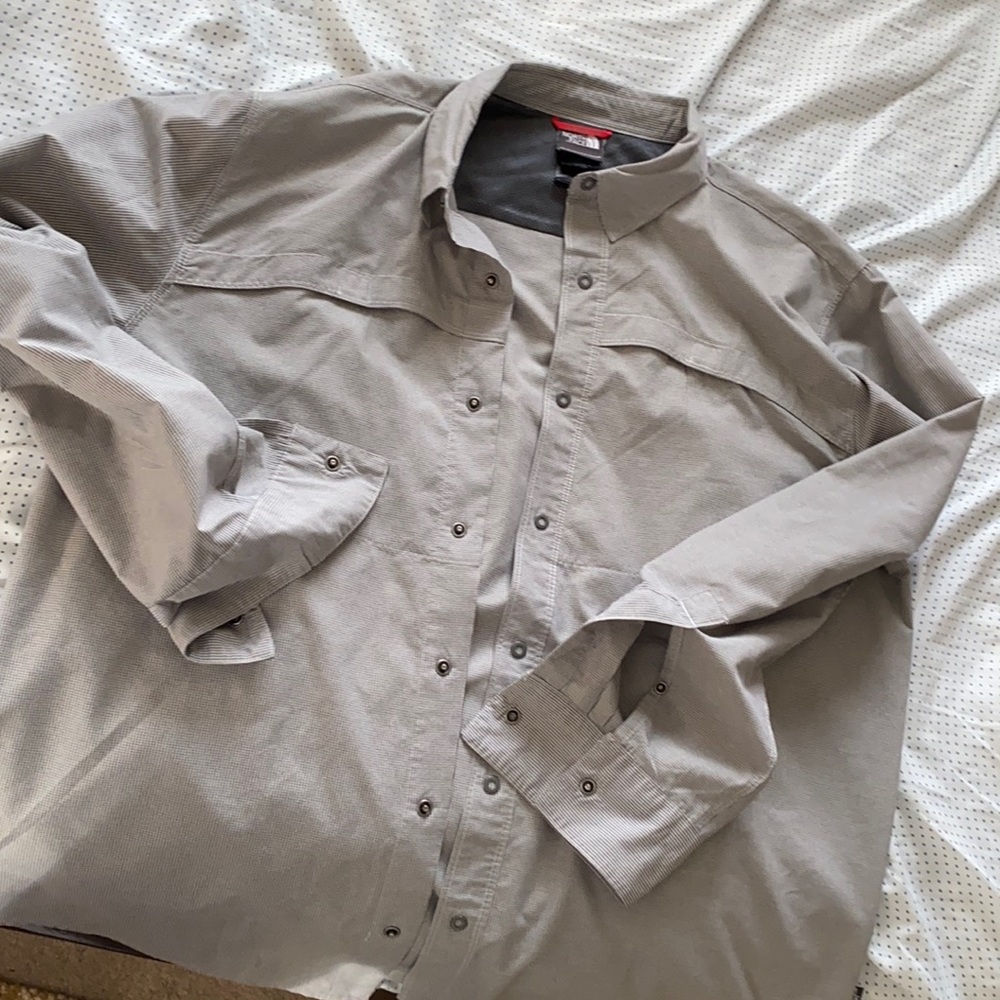 The North Face men’s L button up